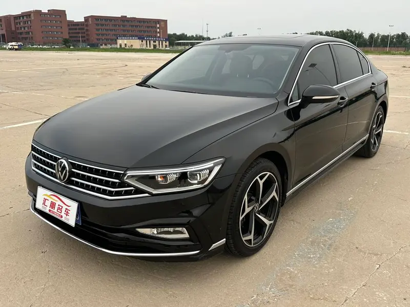 Volkswagen Magotan 200 Anniversary Edition 330TSI DSG Leading Version, 2023 — фото 1