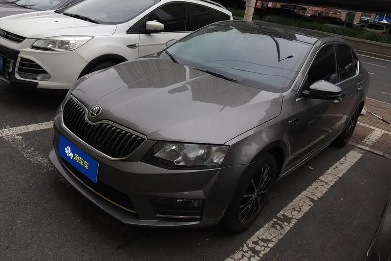 Skoda Octavia 1.6L Manual Edition, 2017 — фото 1