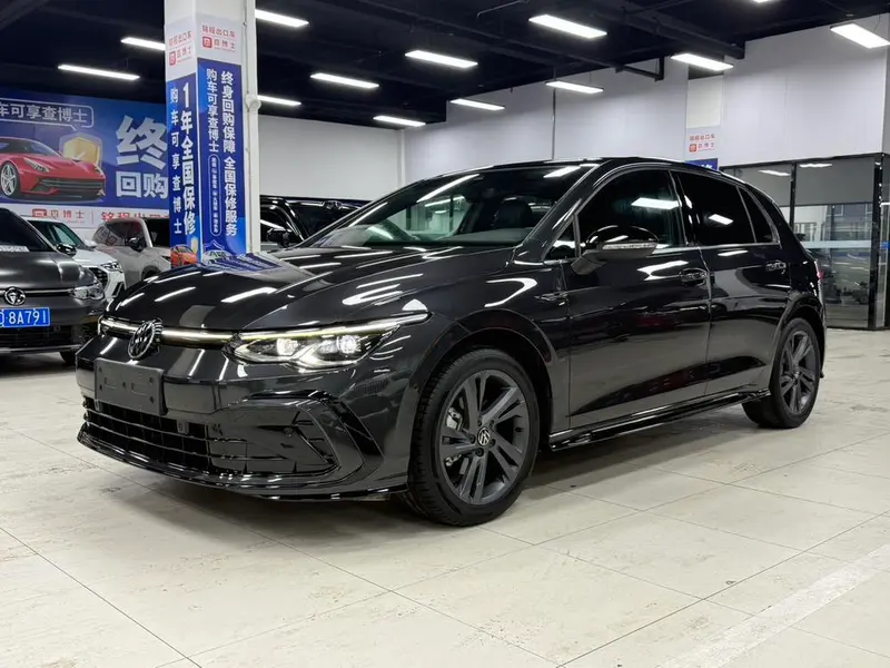 Volkswagen Golf, 2022