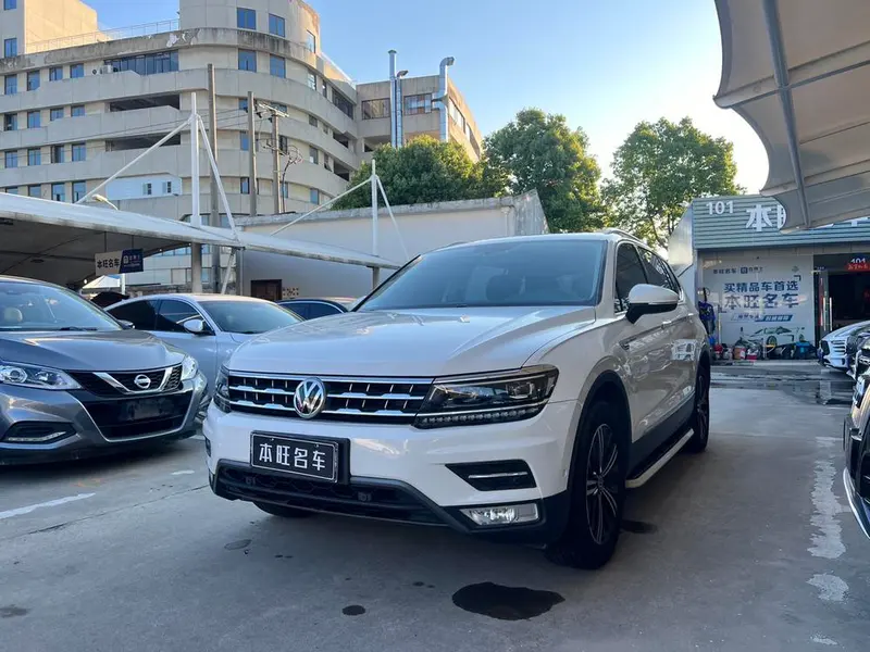 Volkswagen Tiguan L 330TSI Auto 2WD Flagship Edition, 2017 — фото 1