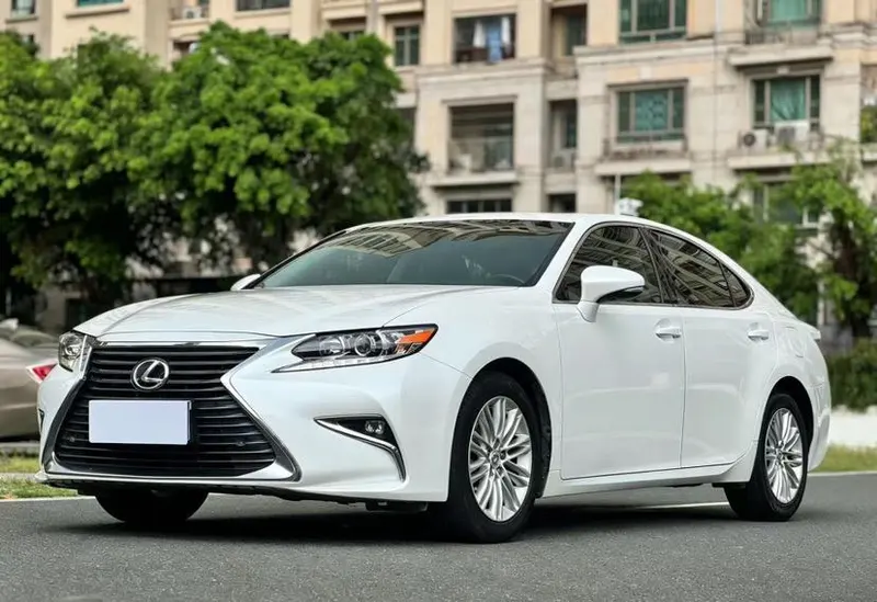 Lexus ES 200 Elite Edition, 2015 — фото 1
