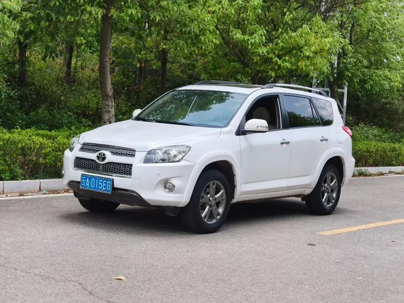 Toyota RAV4 Edition 2.4L Auto 4WD Supreme, 2013 — фото 1