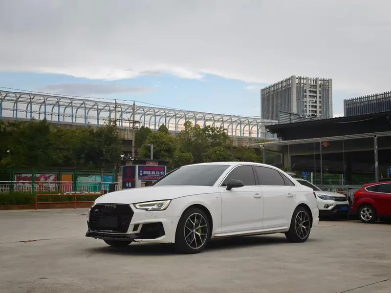 Audi A4L 30 Version 40 TFSI Fashion Version, 2018 — фото 1