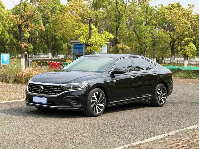 Volkswagen Passat, 2022