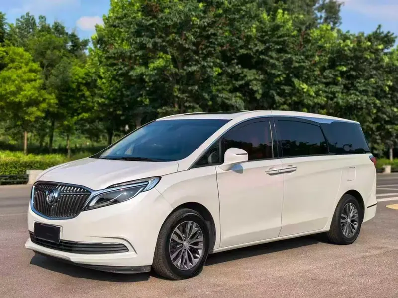 Buick GL8, 2017