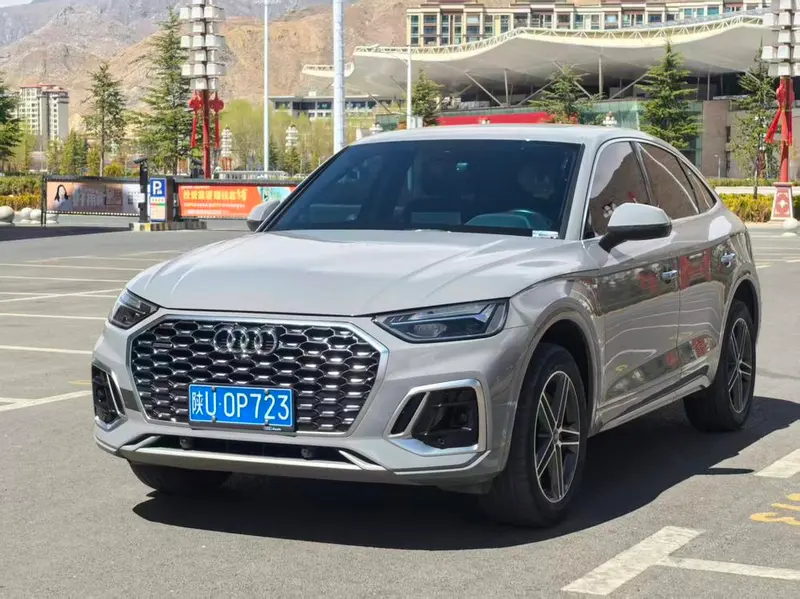 Audi Q5L Sportback 40 TFSI Fashion Version, 2021 — фото 1