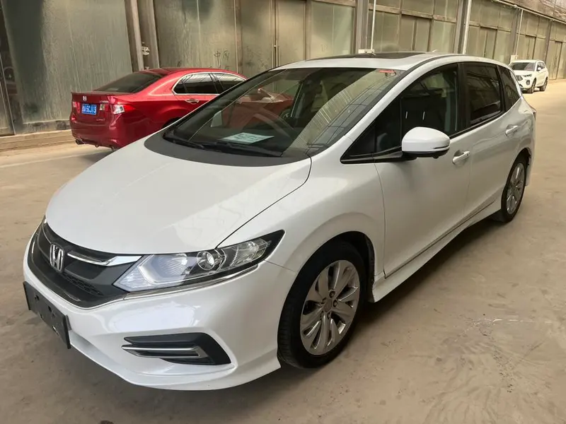 Honda Jade 1.8L Auto Comfort Edition 5 Seater, 2017 — фото 1