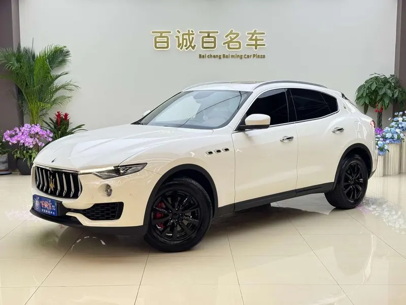 Maserati Levante 3.0T 350Hp Standard Edition, 2018 — фото 1