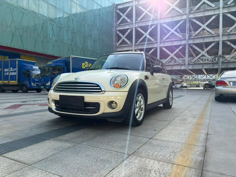 MINI CLUBMAN, 2011
