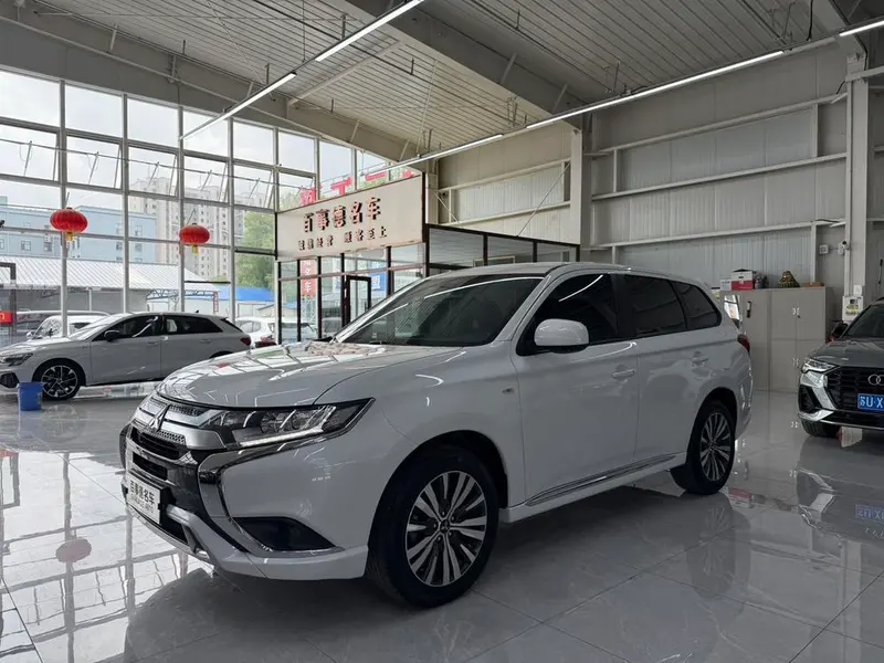 Mitsubishi Outlander, 2021