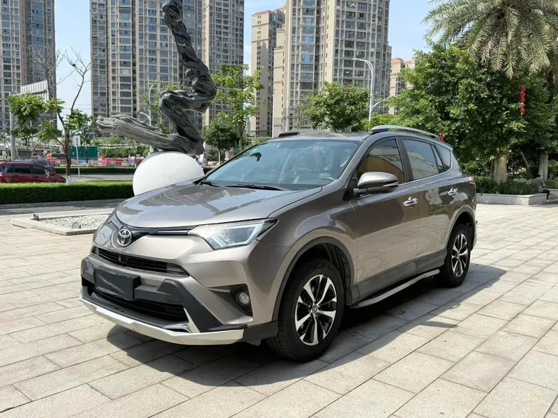 Toyota RAV4 2.0L CVT 2WD Style Edition, 2016 — фото 1
