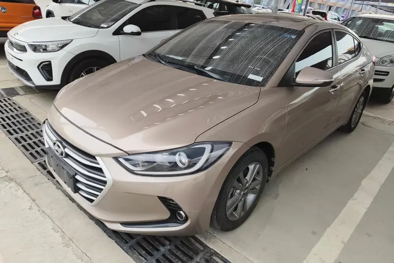 Hyundai Elantra Lingdong, 2016
