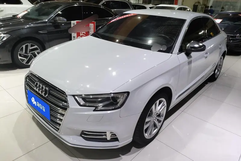 Audi A3 30 Version Limousine 35 TFSI Version, 2018 — фото 1