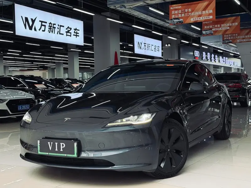 Tesla Model 3 Long Range AWD Edition, 2023 — фото 1