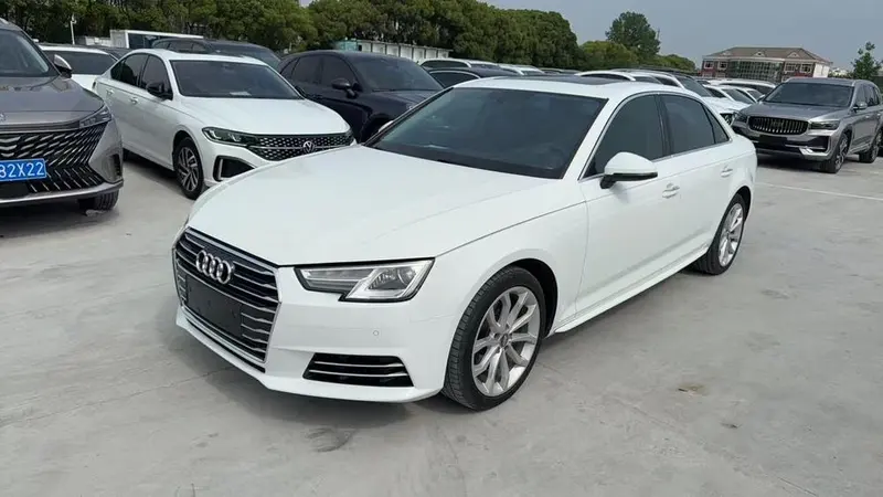 Audi A4L 30 Version 40 TFSI Version, 2018 — фото 1