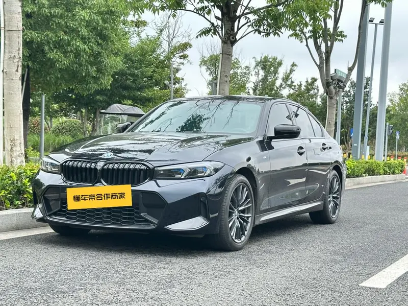 BMW 3-Series, 2023