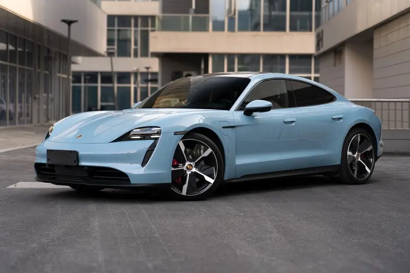 Porsche Taycan, 2022