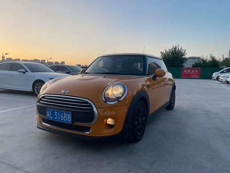 MINI MINI 1.5T COOPER Classic, 2018 — фото 1