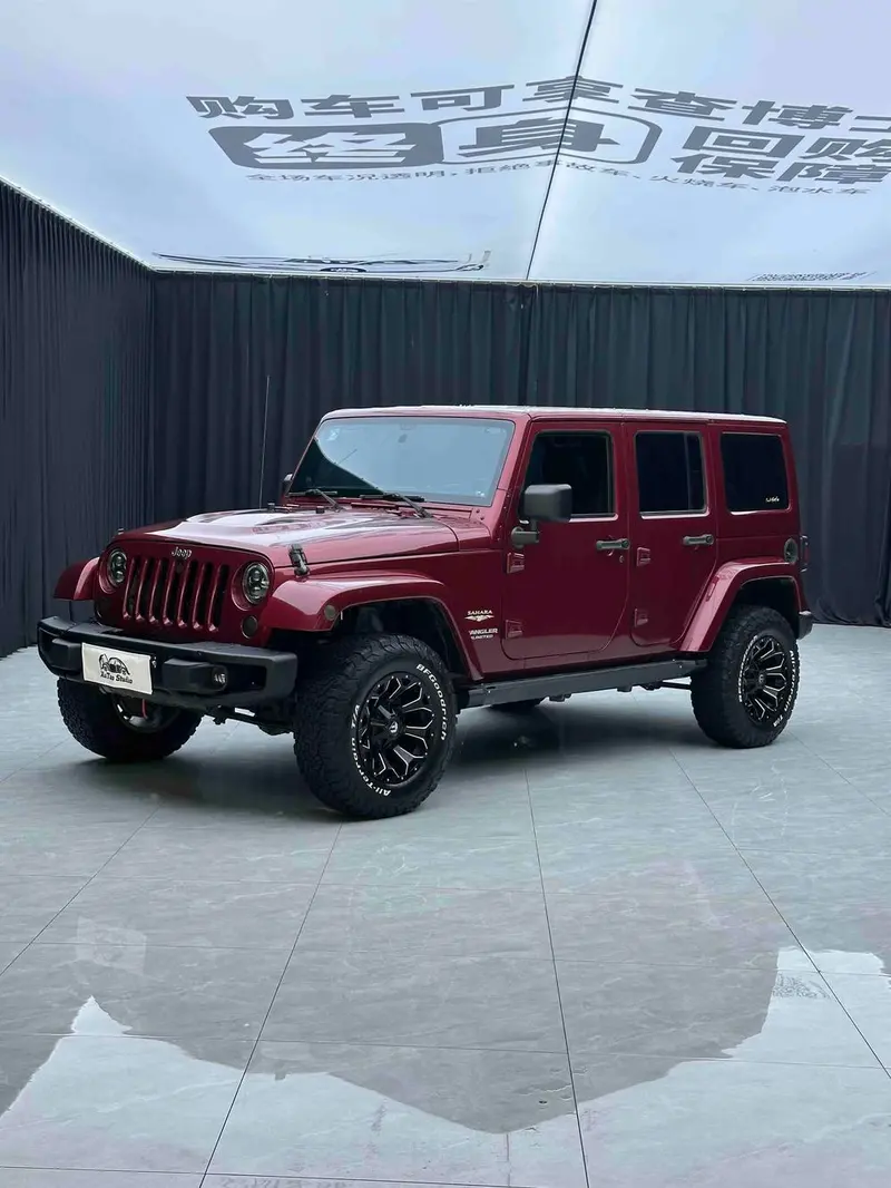 Jeep Wrangler 3.6L Sahara Edition, 2012 — фото 1