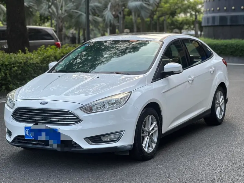 Ford Focus Sedan 1.6L Auto Style Version, 2015 — фото 1