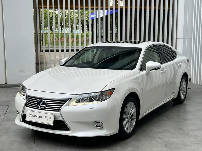 Lexus ES 300h Elite Edition, 2013 — фото 1