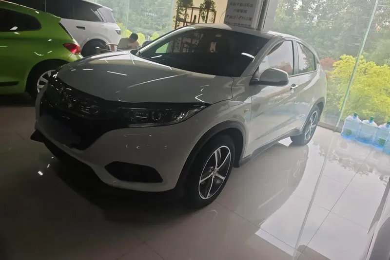 Honda Vezel 1.5L CVT Edition, 2020 — фото 1
