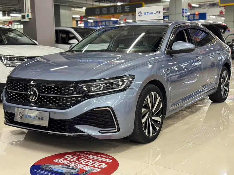 Volkswagen Passat, 2022