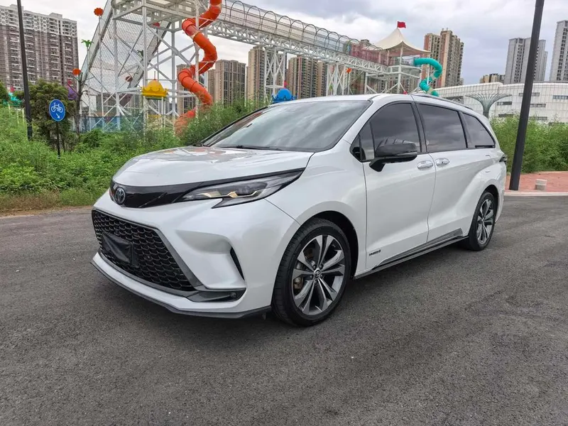 Toyota Granvia, 2022