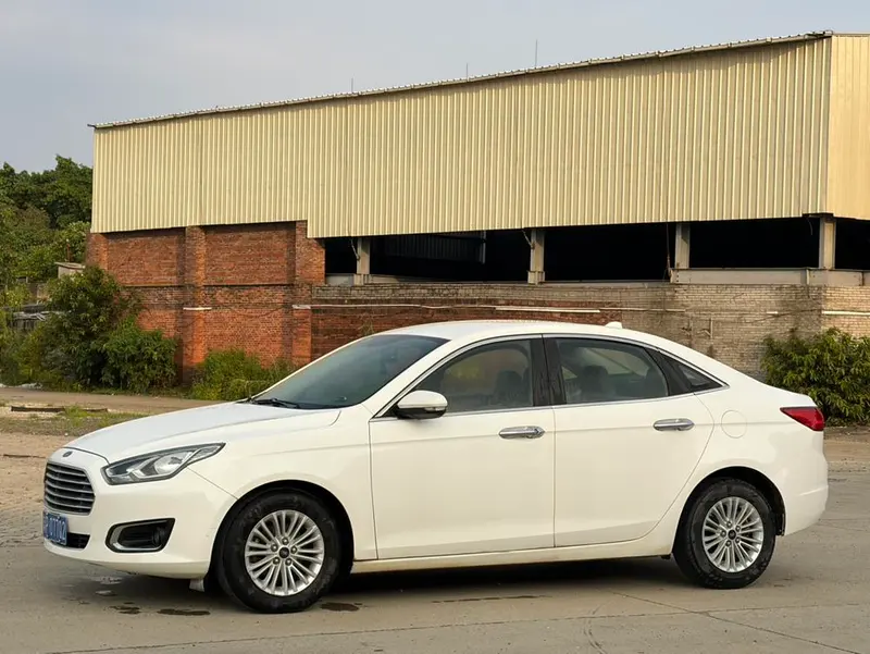 Ford Escort Facelift 1.5L Auto Comfort Version, 2017 — фото 1
