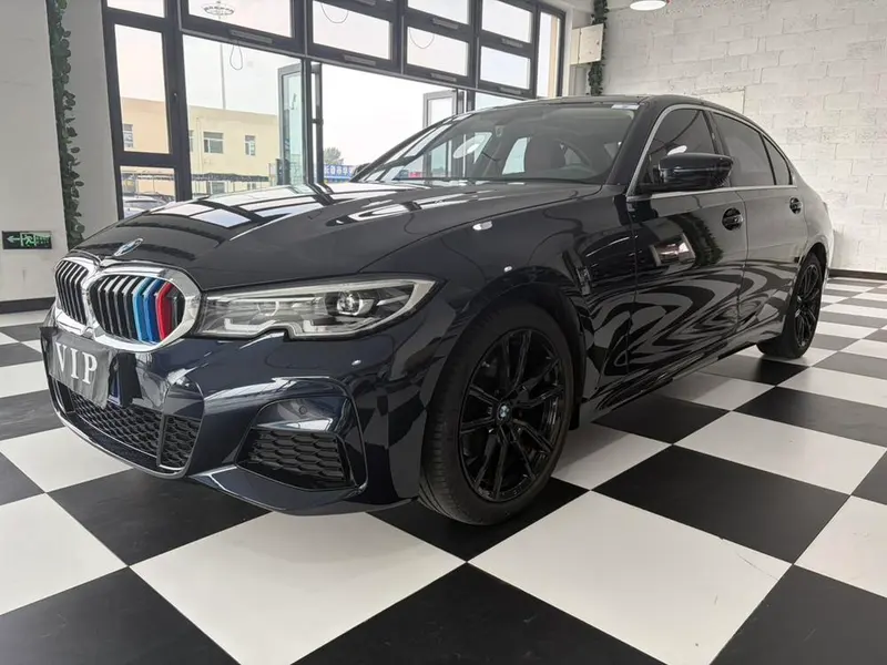 BMW 3-Series, 2022