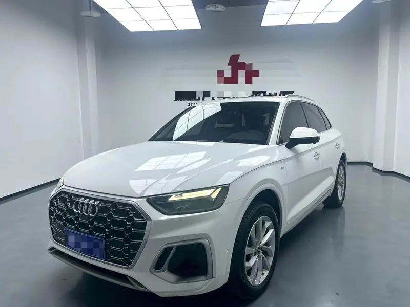 Audi Q5L, 2022