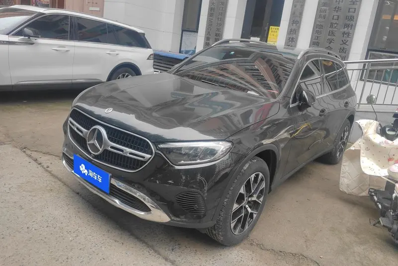Mercedes-Benz GLC GLC 260 L 4MATIC Luxury Version 5 Seater, 2023 — фото 1