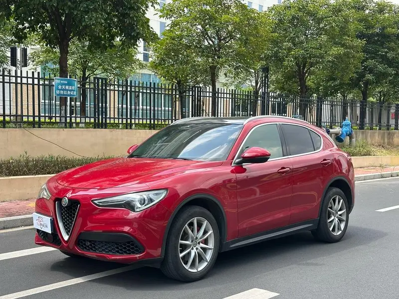 Alfa Romeo Stelvio, 2017