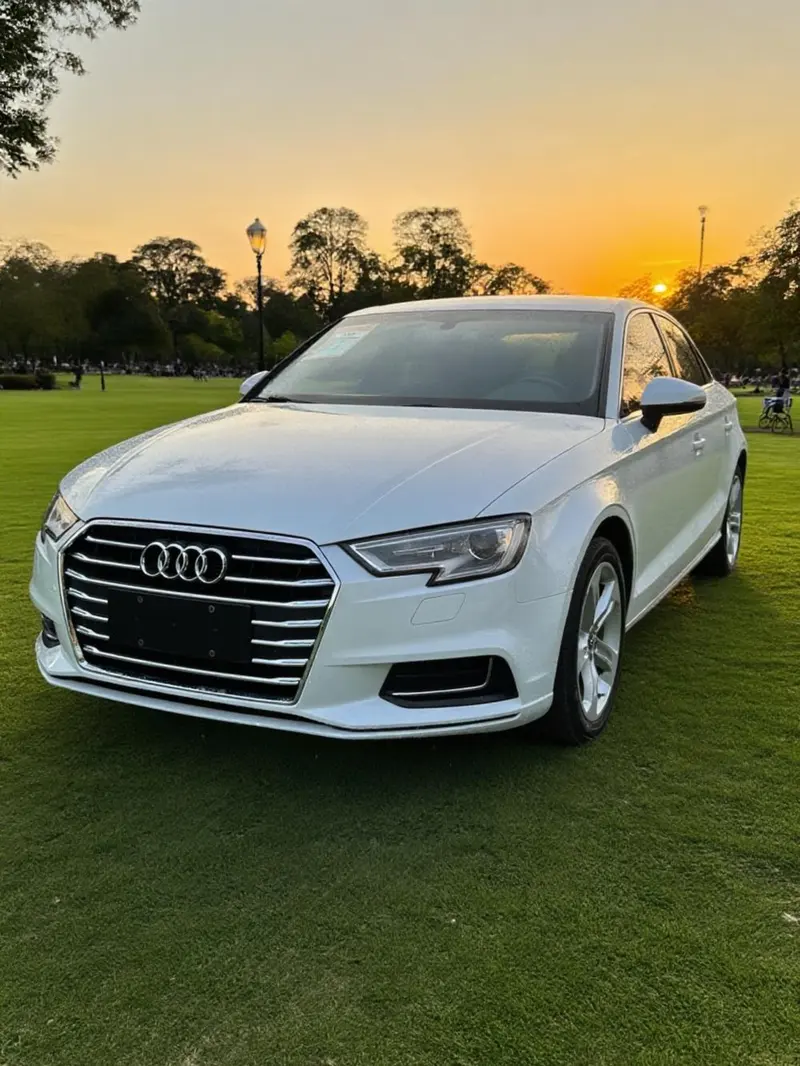 Audi A3 Limousine 35 TFSI Version CN6, 2019 — фото 1