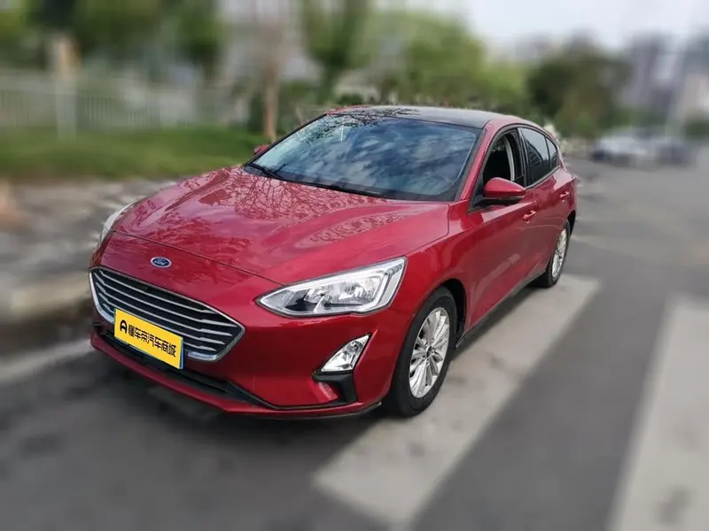 Ford Focus Hatchback EcoBoost 180 Auto Trendy Version, 2019 — фото 1