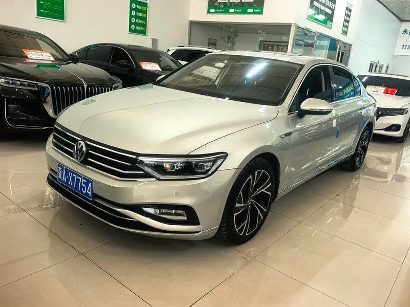 Volkswagen Magotan 330TSI DSG 30 Anniversary Edition, 2021 — фото 1