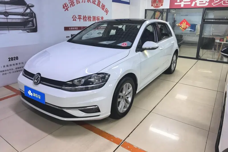 Volkswagen Golf 230TSI Auto Comfort Version, 2018 — фото 1
