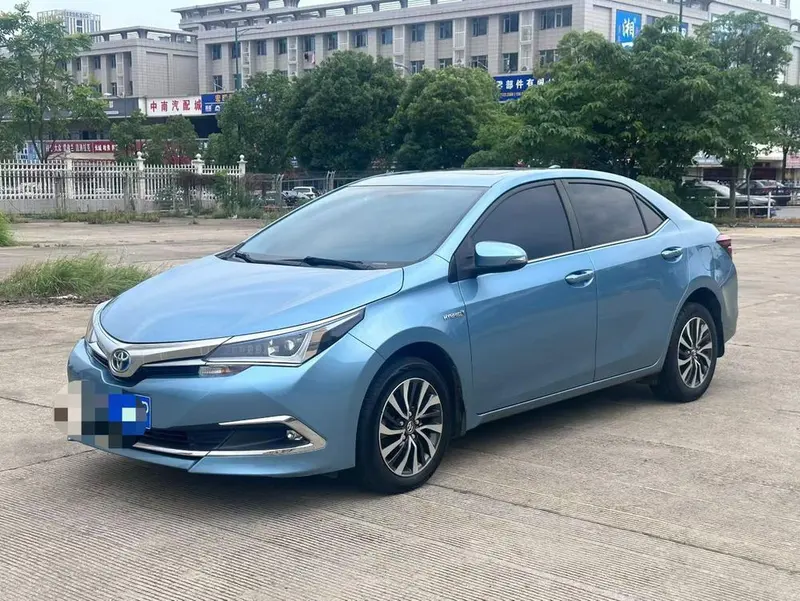 Toyota Corolla Facelift Dual Engine 1.8L E-CVT Leading Edition CN5, 2017 — фото 1