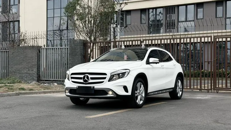 Mercedes-Benz GLA GLA 200 Version, 2015 — фото 1