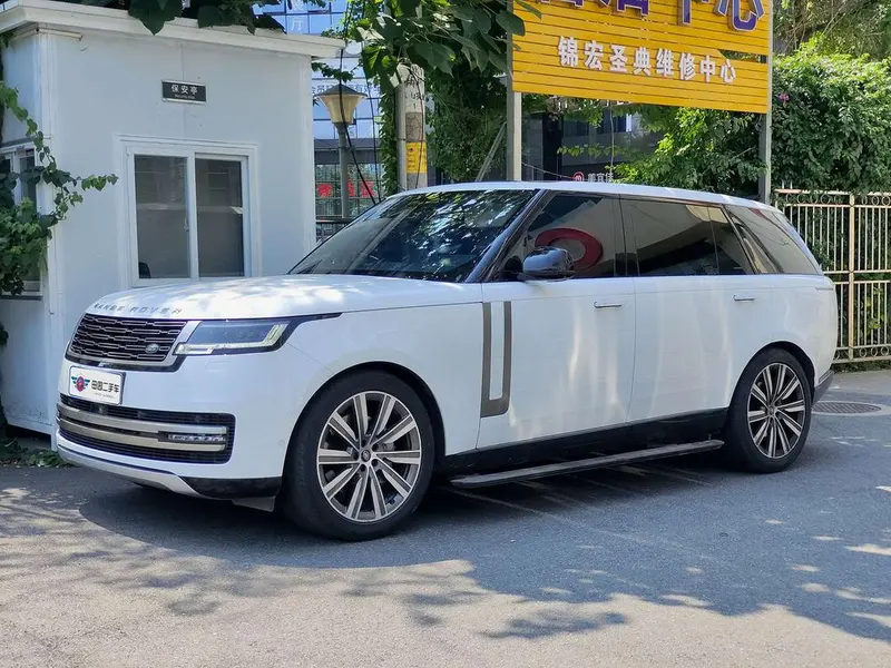 Land Rover Range Rover 3.0 L6 400PS Extended Edition 7 Seater, 2024 — фото 1