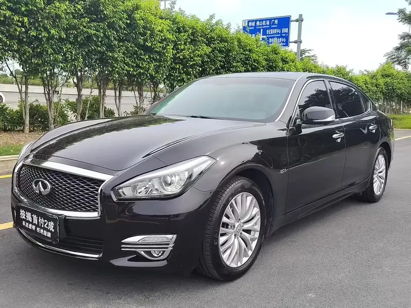 Infiniti Q70 Q70L 2.0T Joy Edition, 2019 — фото 1