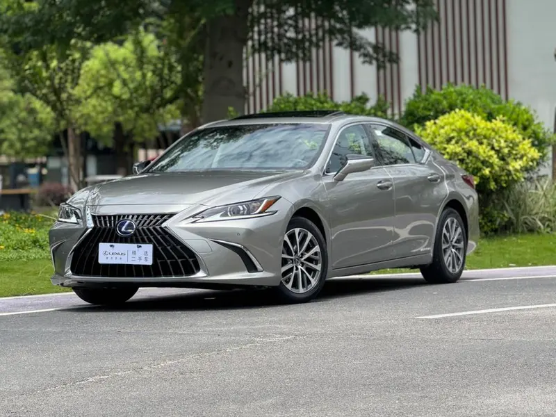 Lexus ES 300h Edition, 2021 — фото 1