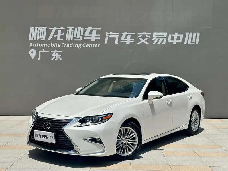 Lexus ES 200 Elite Edition, 2015 — фото 1