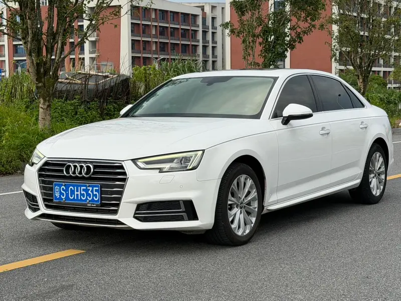 Audi A4L 30 Version 40 TFSI Version, 2018 — фото 1