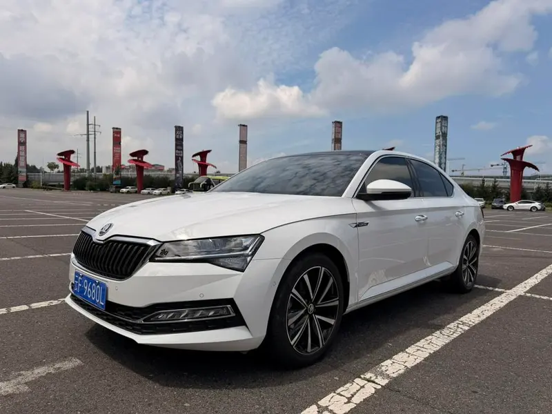 Skoda Superb TSI280 DSG Prestige Edition, 2024 — фото 1