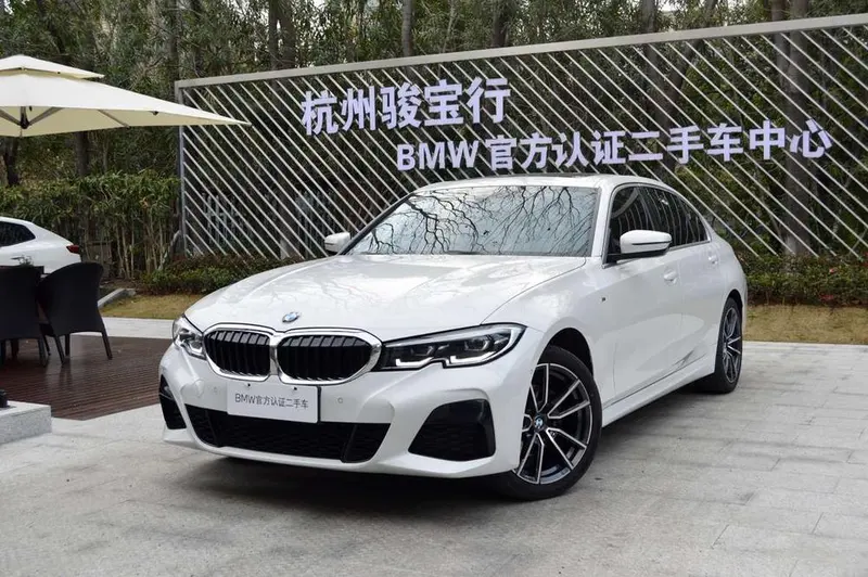 BMW 3-Series, 2022