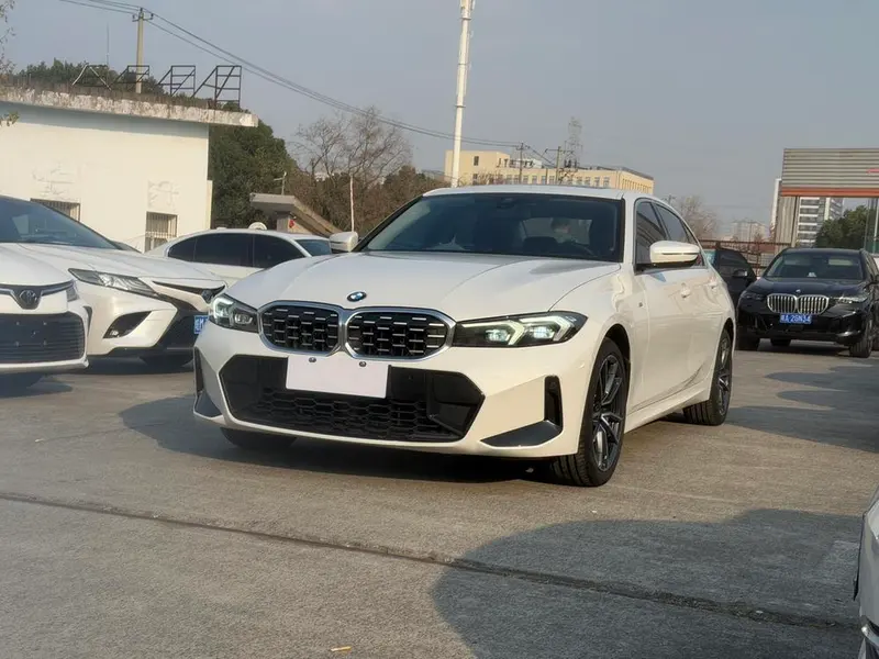 BMW 3-Series, 2023