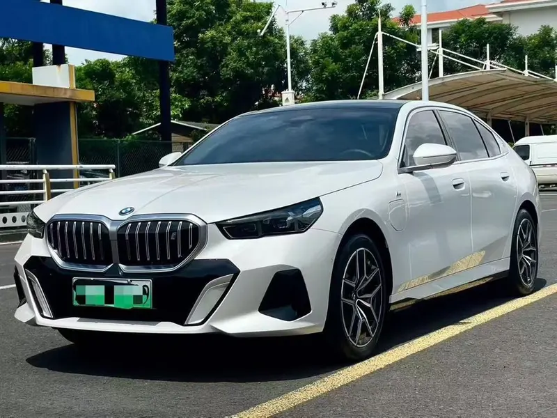 BMW i5, 2024