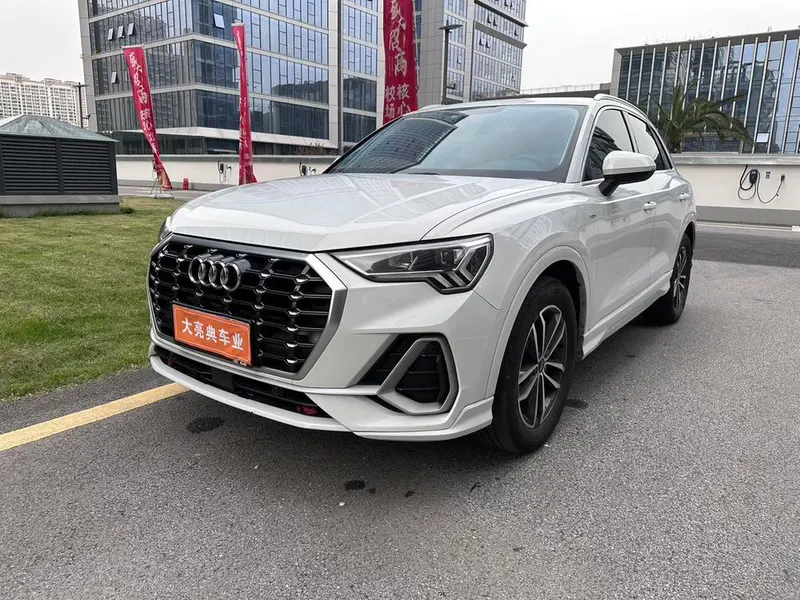 Audi Q3, 2022