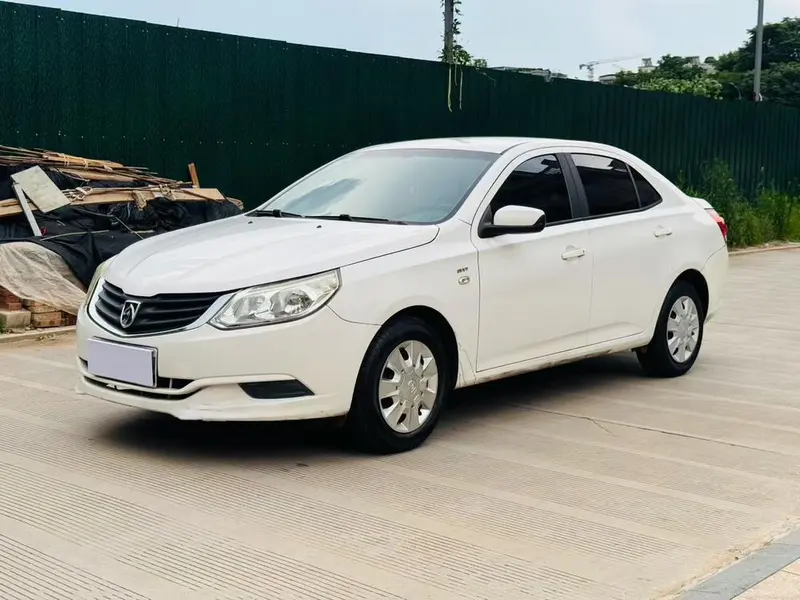 Baojun 630 1.5L Manual Standard Version, 2013 — фото 1